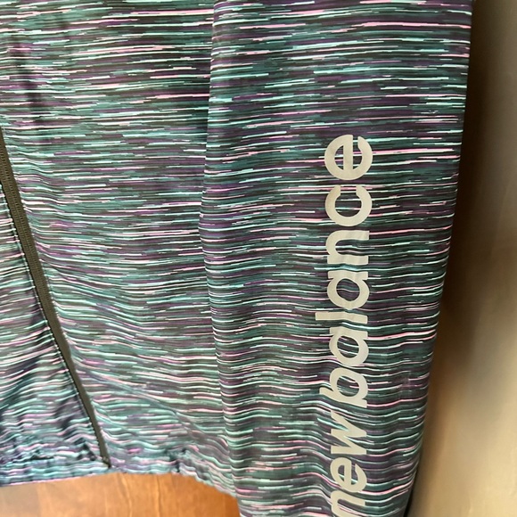 Women’s New Balance Multicolor jacket with pockets and hood - Picture 2 of 6